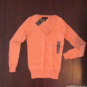 NWT Coral fitted long sleeve v neck sweater XS